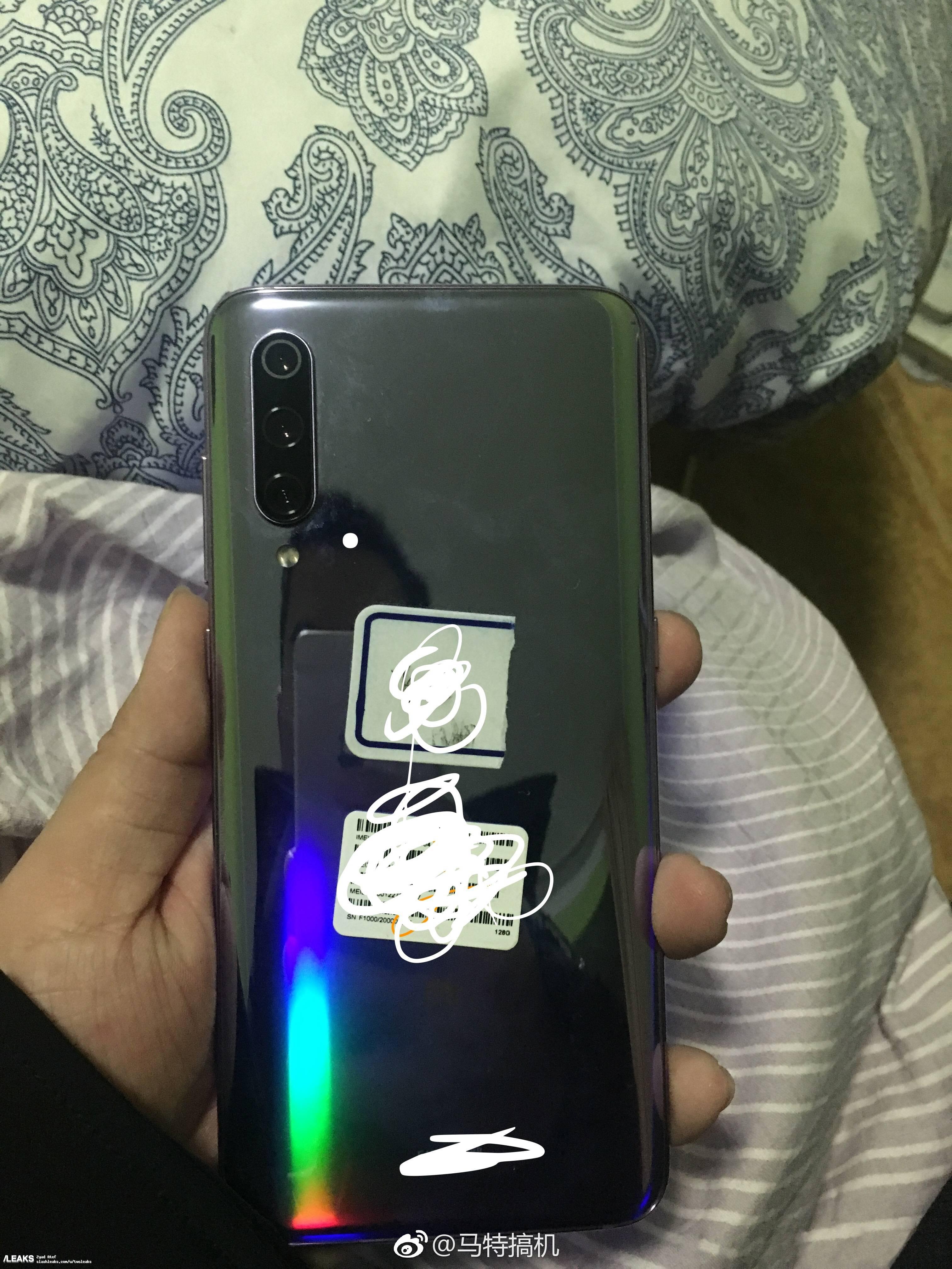 img Black Xiaomi Mi9 hands-on pics