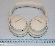 first look of new Bose noise-cancelling headset QC45. Via FFC certification