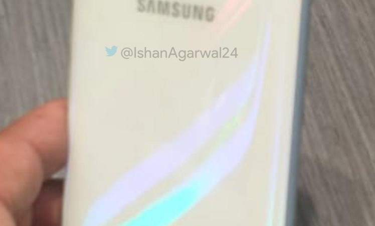 Galaxy A50 hand on leaked