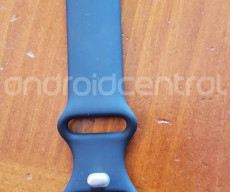 Google Pixel Watch left and found at a restaurant, first pictures revealed