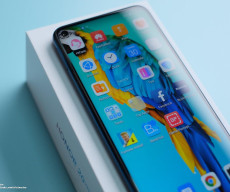 Honor 20 Pro exposed with hole-punch display