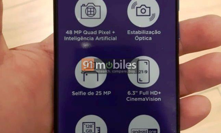 Motorola One Vision dummy hands-on picture confirms key specs