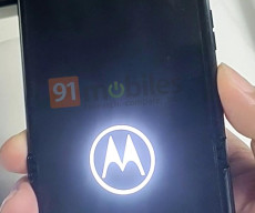 Motorola Razr 3 hands-on pictures and cameras details leaked