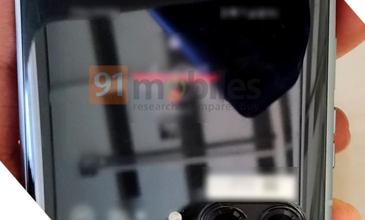 Motorola Razr 3 hands-on pictures and cameras details leaked