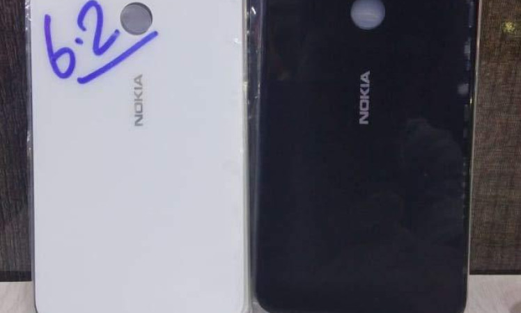 Nokia 6.2 (X71) rear panel leaks out