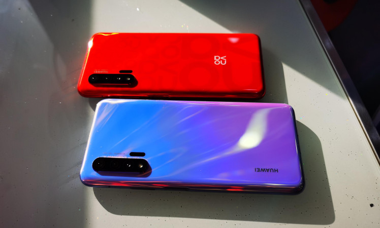 Nova 6/Nova 6 5G in two colors