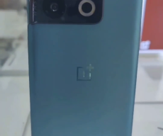 OnePlus 10 Pro dummy units spotted in Chinese retail store