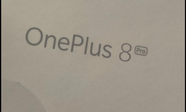 OnePlus 8 box