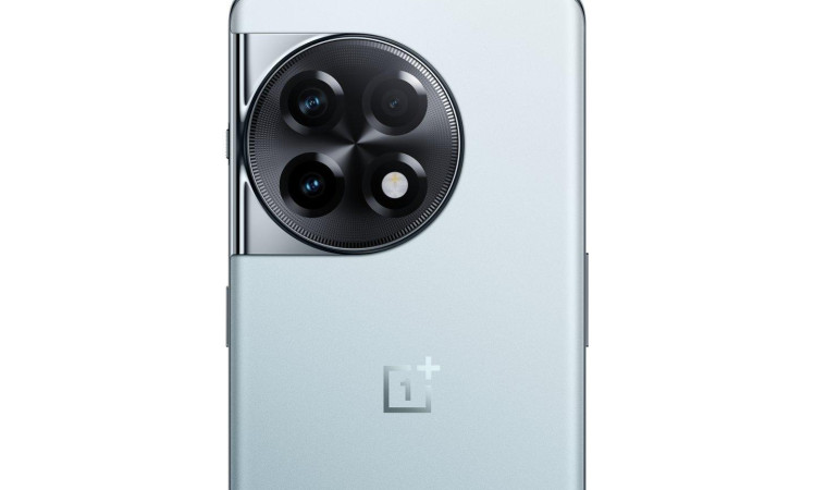OnePlus Ace 2 Render revealed the design.