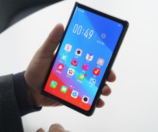 oppo foldable phone hands on