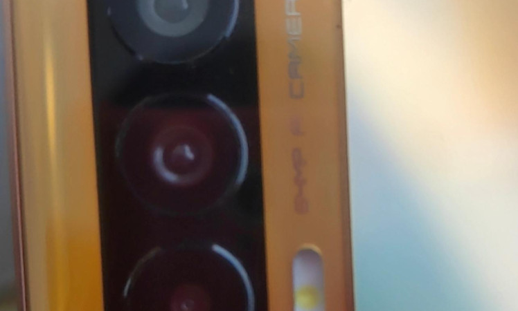 Realme V15 (Koi) live pictures leaked