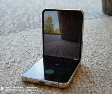 Samsung Galaxy Z Flip5 Live images leaked.