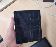 Samsung Galaxy Z Fold4 live images leaked.