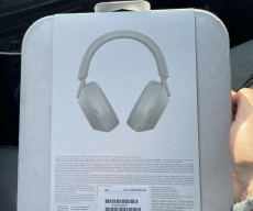 Sony WH-1000XM5 retail box pictures confirms previously leaked design