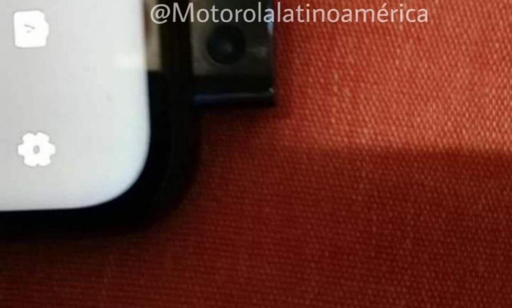 Unknown Motorola Phone with pop-up Selfie Camera Live Photos