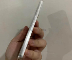 Upcoming Samsung Galaxy S22 in aluminum Dummy
