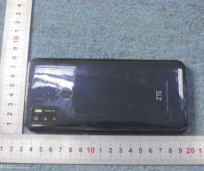 ZTE A7020 live pictures and user manual leaked by FCC