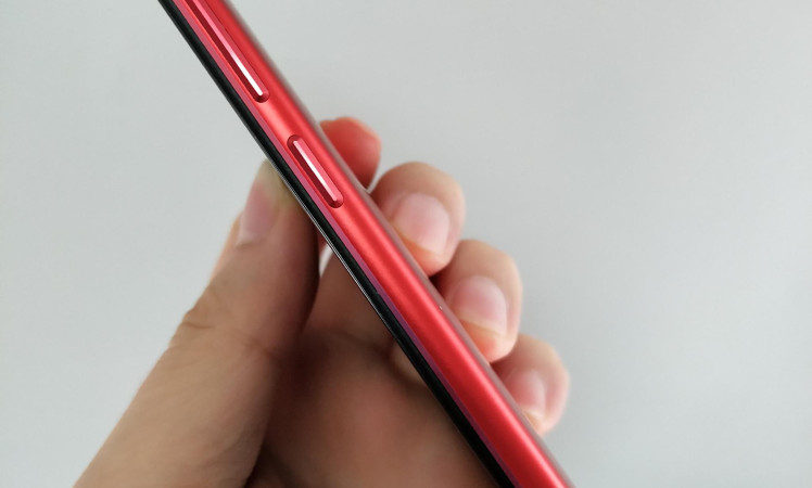 ZTE Nubia Red Magic 2 exposed from side